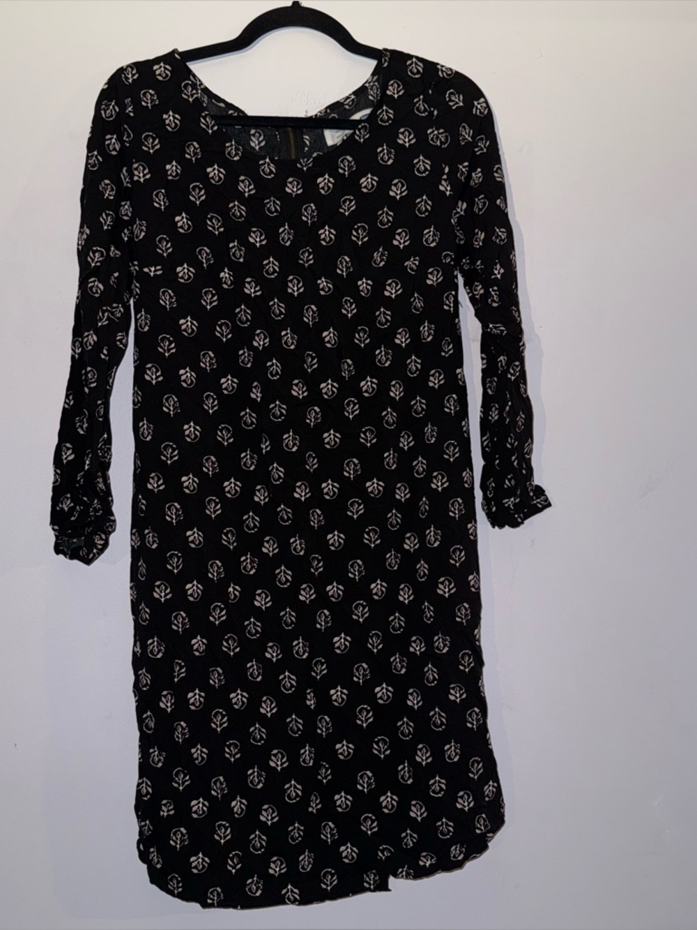 Old Navy maternity size medium black tan white floral dress new without tags